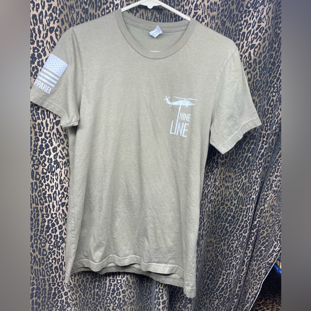 Men’s nine line t-shirt